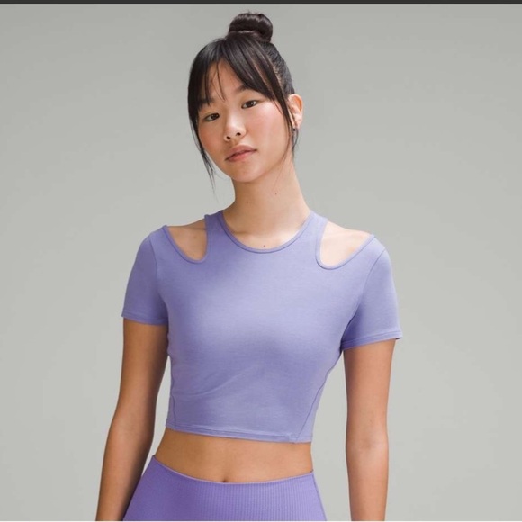 Lululemon Athletica Purple Cut-Out Short Sleeve Tee - Picture 4 of 4